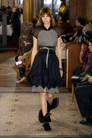 9/39 | Kiko Kostadinov Fall 2025 | Photo: NOWFASHION.com Kiko Kostadinov Fall 2025 | Photo: NOWFASHION.com