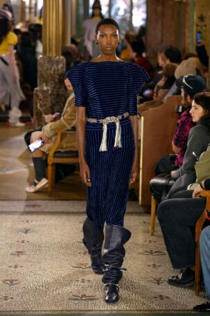 12/39 | Kiko Kostadinov Fall 2025 | Photo: NOWFASHION.com Kiko Kostadinov Fall 2025 | Photo: NOWFASHION.com