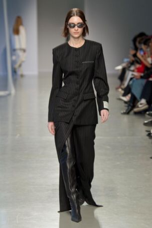 5/31 | KIMHĒKIM Fall 2025 | Photo: Dominique Maitre | Courtesy of KIMHĒKIM KIMHĒKIM Fall 2025 | Photo: Dominique Maitre | Courtesy of KIMHĒKIM