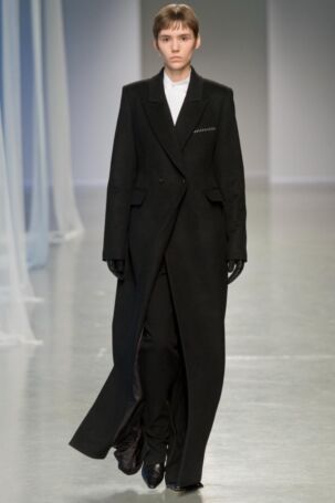 7/31 | KIMHĒKIM Fall 2025 | Photo: Dominique Maitre | Courtesy of KIMHĒKIM KIMHĒKIM Fall 2025 | Photo: Dominique Maitre | Courtesy of KIMHĒKIM