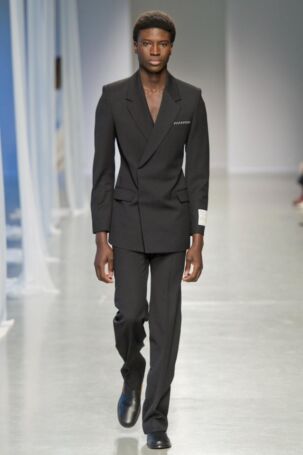 10/31 | KIMHĒKIM Fall 2025 | Photo: Dominique Maitre | Courtesy of KIMHĒKIM KIMHĒKIM Fall 2025 | Photo: Dominique Maitre | Courtesy of KIMHĒKIM