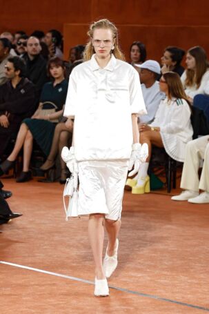 2/55 | Lacoste Fall 2025 | Photo: NOWFASHION.com Lacoste Fall 2025 | Photo: NOWFASHION.com