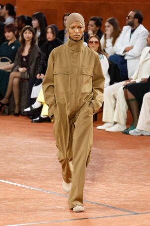 8/55 | Lacoste Fall 2025 | Photo: NOWFASHION.com Lacoste Fall 2025 | Photo: NOWFASHION.com