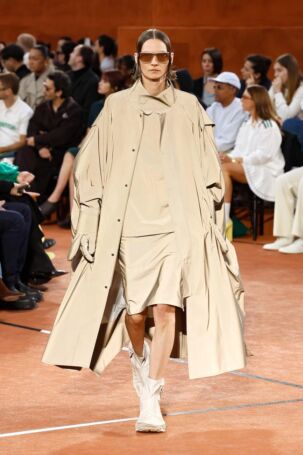 9/55 | Lacoste Fall 2025 | Photo: NOWFASHION.com Lacoste Fall 2025 | Photo: NOWFASHION.com