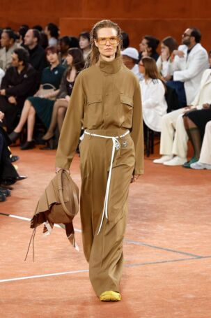 10/55 | Lacoste Fall 2025 | Photo: NOWFASHION.com Lacoste Fall 2025 | Photo: NOWFASHION.com