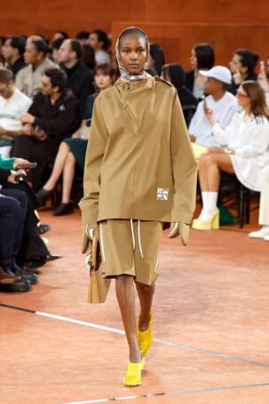 12/55 | Lacoste Fall 2025 | Photo: NOWFASHION.com Lacoste Fall 2025 | Photo: NOWFASHION.com
