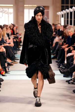 12/62 | Louis Vuitton Fall 2025 | Photo: NOWFASHION.com Louis Vuitton Fall 2025 | Photo: NOWFASHION.com