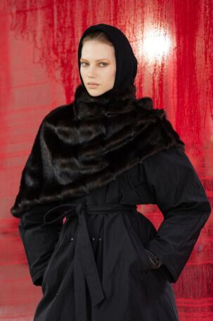 1/87 | Details at Magda Butrym | Fall 2025 | Courtesy of Magda Butrym Details at Magda Butrym | Fall 2025 | Courtesy of Magda Butrym