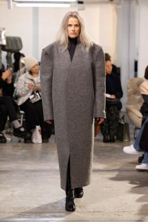 3/49 | Marie Adam-Leenaerdt Fall 2025 | Photo: NOWFASHION.com Marie Adam-Leenaerdt Fall 2025 | Photo: NOWFASHION.com