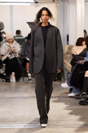 4/49 | Marie Adam-Leenaerdt Fall 2025 | Photo: NOWFASHION.com Marie Adam-Leenaerdt Fall 2025 | Photo: NOWFASHION.com