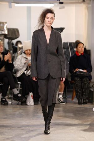 5/49 | Marie Adam-Leenaerdt Fall 2025 | Photo: NOWFASHION.com Marie Adam-Leenaerdt Fall 2025 | Photo: NOWFASHION.com