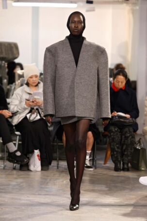 7/49 | Marie Adam-Leenaerdt Fall 2025 | Photo: NOWFASHION.com Marie Adam-Leenaerdt Fall 2025 | Photo: NOWFASHION.com