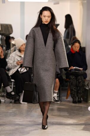 9/49 | Marie Adam-Leenaerdt Fall 2025 | Photo: NOWFASHION.com Marie Adam-Leenaerdt Fall 2025 | Photo: NOWFASHION.com