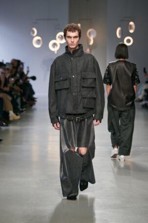 5/49 | Niccolò Pasqualetti Fall 2025 | Photo: Luca Tombolini | Courtesy of Niccolò Pasqualetti Niccolò Pasqualetti Fall 2025 | Photo: Luca Tombolini | Courtesy of Niccolò Pasqualetti