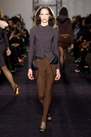 3/43 | Ottolinger Fall 2025 | Photo: NOWFASHION.com Ottolinger Fall 2025 | Photo: NOWFASHION.com