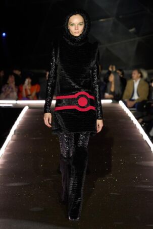 3/24 | Pierre Cardin Fall 2025 | Photo: Pierre Cardin Evolution | Courtesy of Pierre Cardin Pierre Cardin Fall 2025 | Photo: Pierre Cardin Evolution | Courtesy of Pierre Cardin