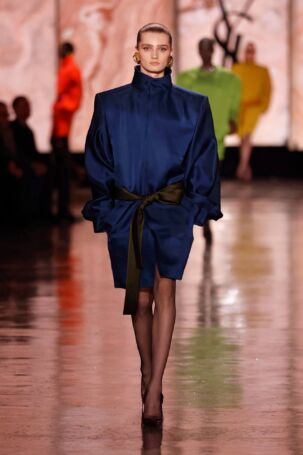 5/46 | Saint Laurent Fall 2025 | Photo: NOWFASHION.com Saint Laurent Fall 2025 | Photo: NOWFASHION.com