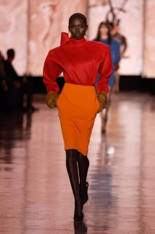 8/46 | Saint Laurent Fall 2025 | Photo: NOWFASHION.com Saint Laurent Fall 2025 | Photo: NOWFASHION.com
