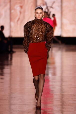 12/46 | Saint Laurent Fall 2025 | Photo: NOWFASHION.com Saint Laurent Fall 2025 | Photo: NOWFASHION.com