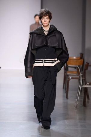 4/41 | Ujoh Fall 2025 | Photo: NOWFASHION.com Ujoh Fall 2025 | Photo: NOWFASHION.com