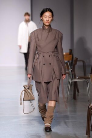 5/41 | Ujoh Fall 2025 | Photo: NOWFASHION.com Ujoh Fall 2025 | Photo: NOWFASHION.com
