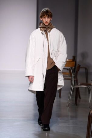 6/41 | Ujoh Fall 2025 | Photo: NOWFASHION.com Ujoh Fall 2025 | Photo: NOWFASHION.com