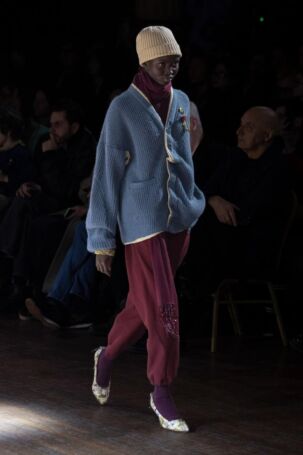 3/51 | Undercover Fall 2025 | Photo: NOWFASHION.com Undercover Fall 2025 | Photo: NOWFASHION.com