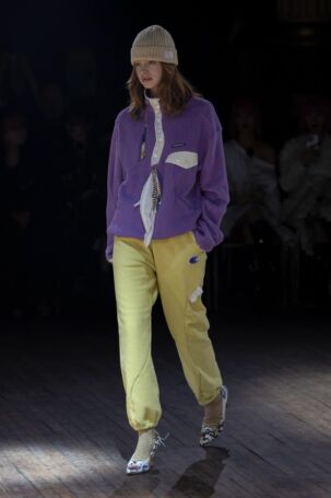 5/51 | Undercover Fall 2025 | Photo: NOWFASHION.com Undercover Fall 2025 | Photo: NOWFASHION.com
