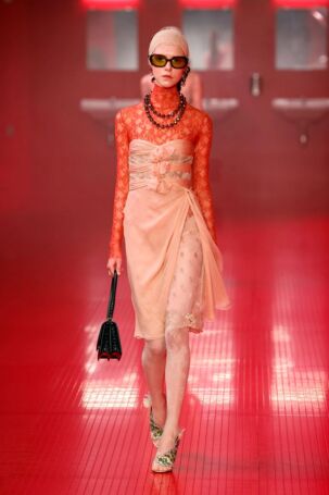 6/85 | Valentino Fall 2025 | Photo: NOWFASHION.com Valentino Fall 2025 | Photo: NOWFASHION.com