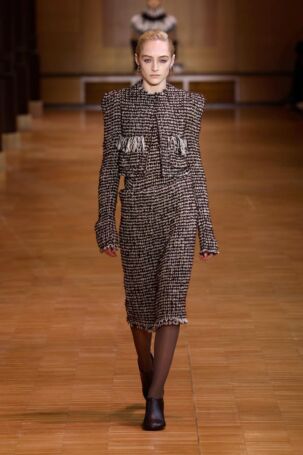 11/38 | Véronique Leroy Fall 2025 | Photo: NOWFASHION.com Véronique Leroy Fall 2025 | Photo: NOWFASHION.com