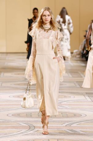 Zimmermann Fall 2025 | NOWFASHION.com Zimmermann Fall 2025 | NOWFASHION.com