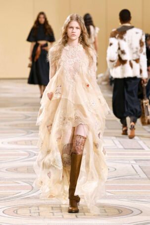 Zimmermann Fall 2025 | NOWFASHION.com Zimmermann Fall 2025 | NOWFASHION.com