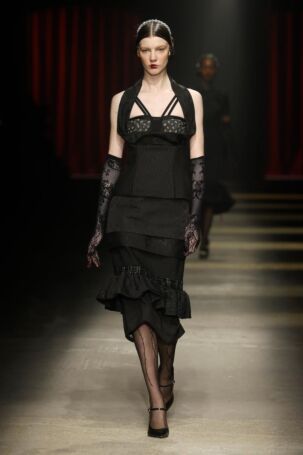 2/86 | Antonio Marras Fall 2025 | Photo: NOWFASHION.com Antonio Marras Fall 2025 | Photo: NOWFASHION.com