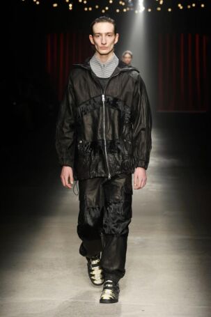 9/86 | Antonio Marras Fall 2025 | Photo: NOWFASHION.com Antonio Marras Fall 2025 | Photo: NOWFASHION.com