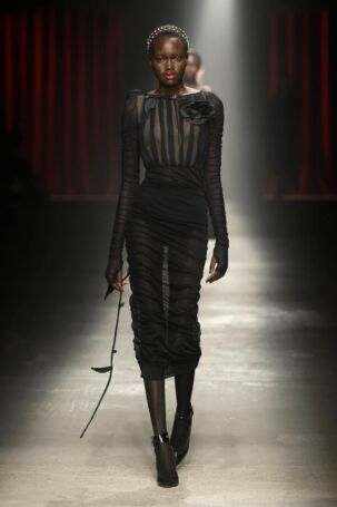 12/86 | Antonio Marras Fall 2025 | Photo: NOWFASHION.com Antonio Marras Fall 2025 | Photo: NOWFASHION.com