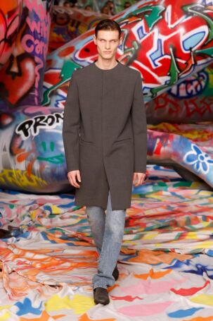 2/77 | Diesel Fall 2025 | Photo: NOWFASHION.com Diesel Fall 2025 | Photo: NOWFASHION.com