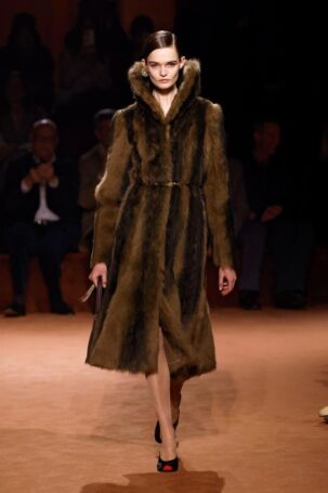 1/85 | Fendi Fall 2025 | Photo: NOWFASHION.com Fendi Fall 2025 | Photo: NOWFASHION.com