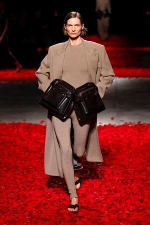 1/67 | Ferragamo Fall 2025 | Photo: NOWFASHION.com Ferragamo Fall 2025 | Photo: NOWFASHION.com