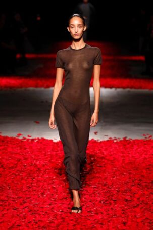 2/67 | Ferragamo Fall 2025 | Photo: NOWFASHION.com Ferragamo Fall 2025 | Photo: NOWFASHION.com