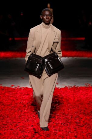 3/67 | Ferragamo Fall 2025 | Photo: NOWFASHION.com Ferragamo Fall 2025 | Photo: NOWFASHION.com