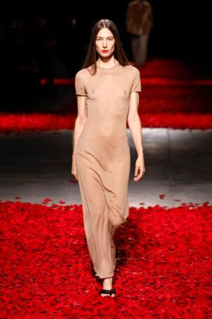 5/67 | Ferragamo Fall 2025 | Photo: NOWFASHION.com Ferragamo Fall 2025 | Photo: NOWFASHION.com