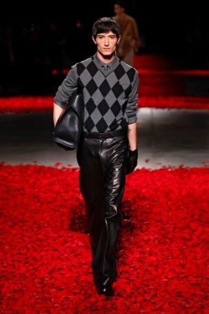 6/67 | Ferragamo Fall 2025 | Photo: NOWFASHION.com Ferragamo Fall 2025 | Photo: NOWFASHION.com