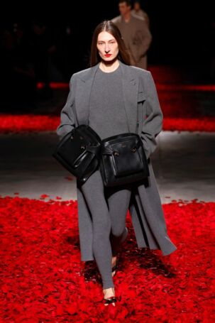 8/67 | Ferragamo Fall 2025 | Photo: NOWFASHION.com Ferragamo Fall 2025 | Photo: NOWFASHION.com
