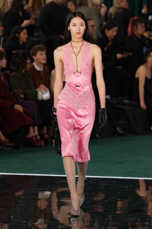 4/61 | Gucci Fall 2025 | Photo: NOWFASHION.com Gucci Fall 2025 | Photo: NOWFASHION.com
