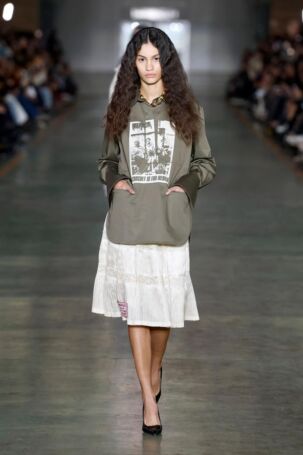 1/37 | Marco Rambaldi Fall 2025 | Photo: NOWFASHION.com Marco Rambaldi Fall 2025 | Photo: NOWFASHION.com