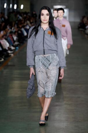 3/37 | Marco Rambaldi Fall 2025 | Photo: NOWFASHION.com Marco Rambaldi Fall 2025 | Photo: NOWFASHION.com