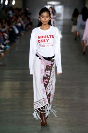 7/37 | Marco Rambaldi Fall 2025 | Photo: NOWFASHION.com Marco Rambaldi Fall 2025 | Photo: NOWFASHION.com