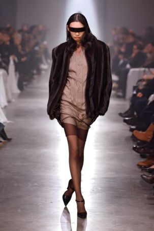 7/51 | MM6 Maison Margiela Fall 2025 | Photo: NOWFASHION.com MM6 Maison Margiela Fall 2025 | Photo: NOWFASHION.com