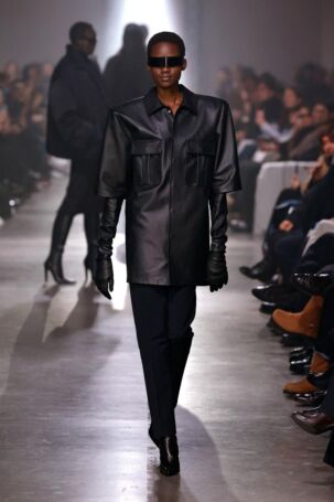 12/51 | MM6 Maison Margiela Fall 2025 | Photo: NOWFASHION.com MM6 Maison Margiela Fall 2025 | Photo: NOWFASHION.com