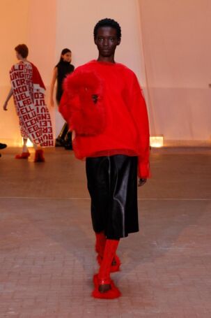 3/36 | MSGM Fall 2025 | Photo: NOWFASHION.com MSGM Fall 2025 | Photo: NOWFASHION.com
